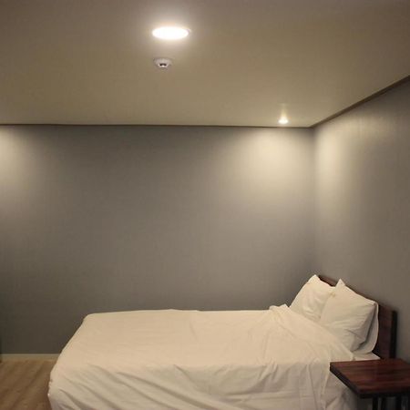 The Ozen Motel Jeju Buitenkant foto