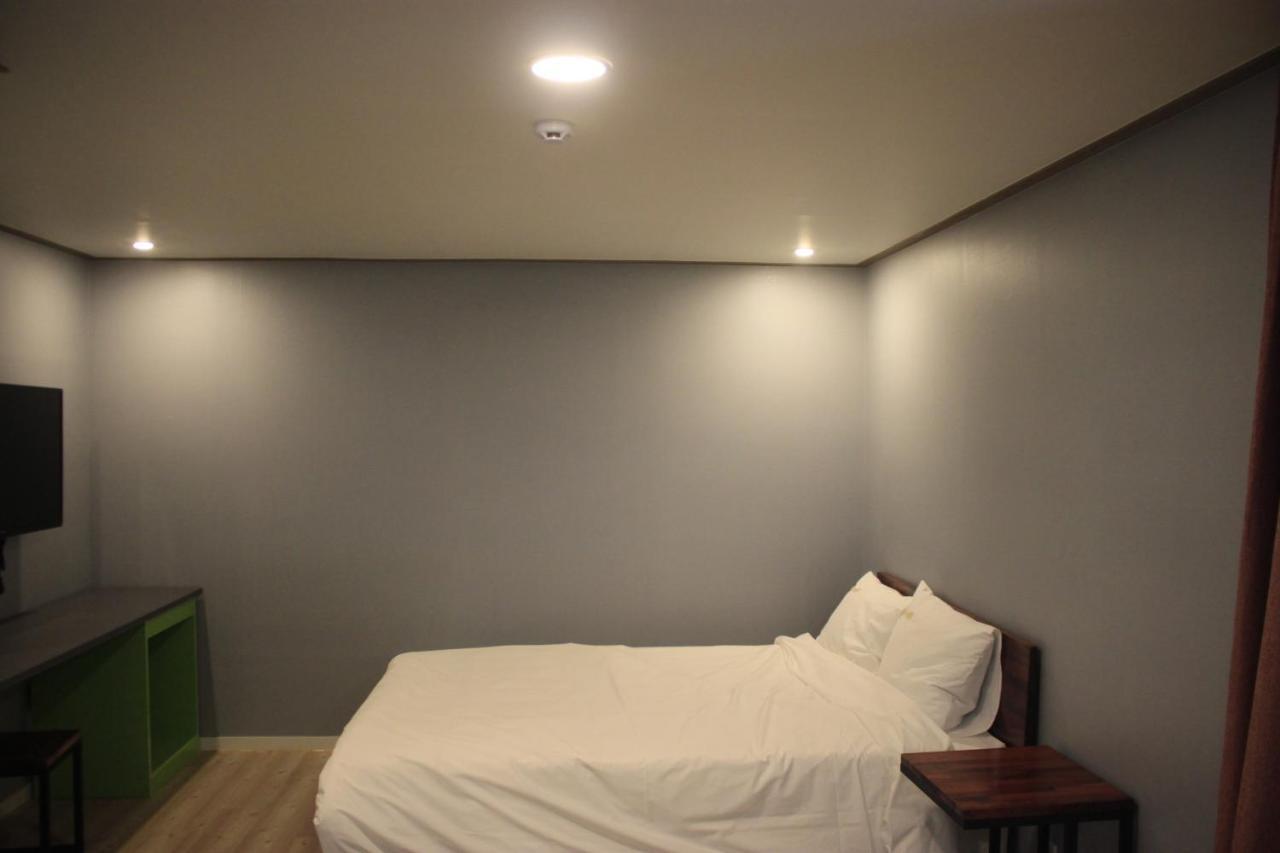The Ozen Motel Jeju Buitenkant foto